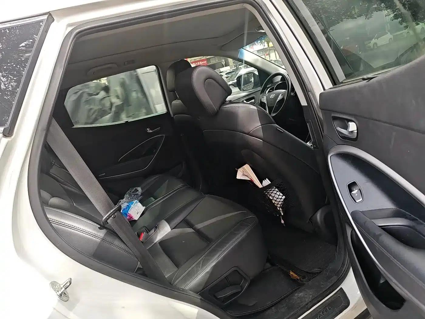 Santa Fe 2015 2.4L Automatic 2WD Smart 5-Seater — миниатюра 6