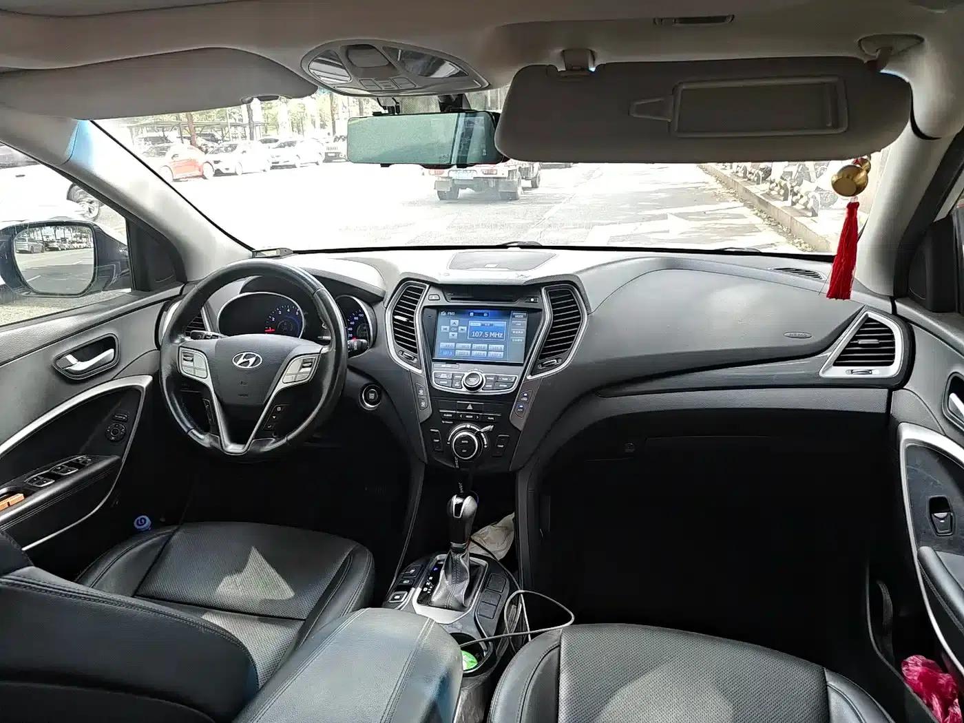 Santa Fe 2015 2.4L Automatic 2WD Smart 5-Seater — миниатюра 7