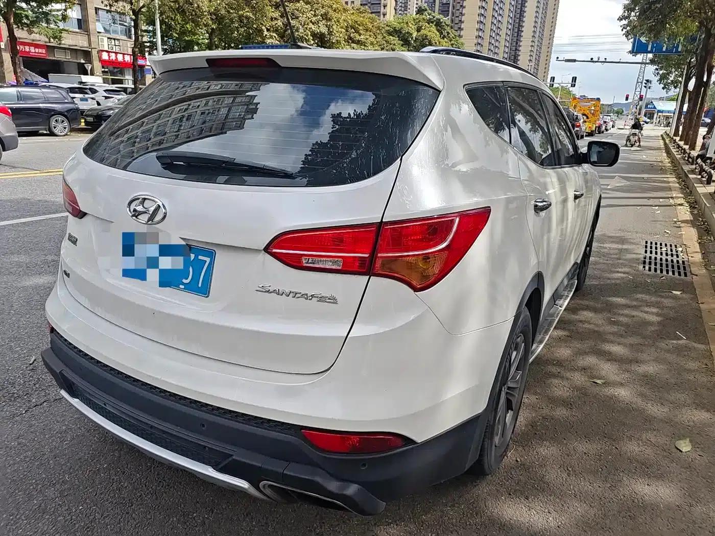 Santa Fe 2015 2.4L Automatic 2WD Smart 5-Seater — миниатюра 8