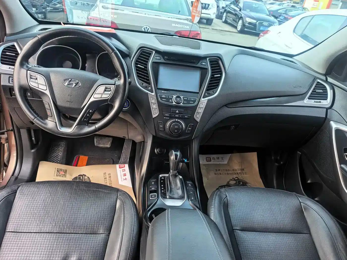 Santa Fe 2013 2.0T Automatic 4WD Top-of-the-line Model — миниатюра 6
