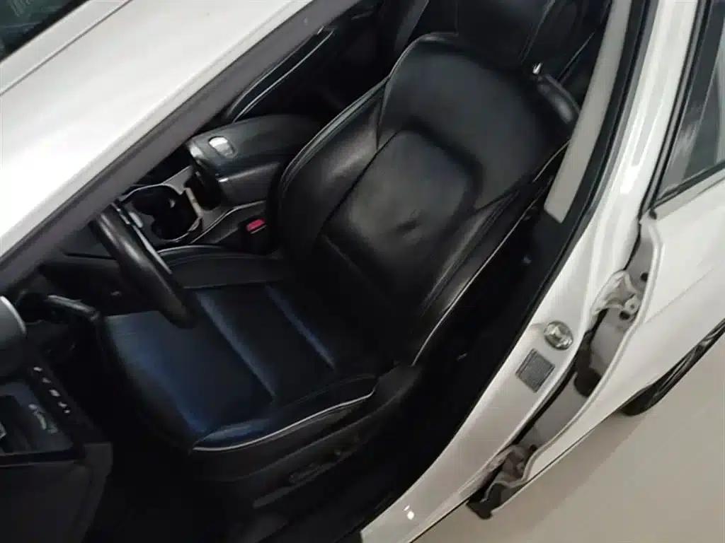Santa Fe 2017 2.0T Automatic 4WD Intelligent 7-Seater — миниатюра 15