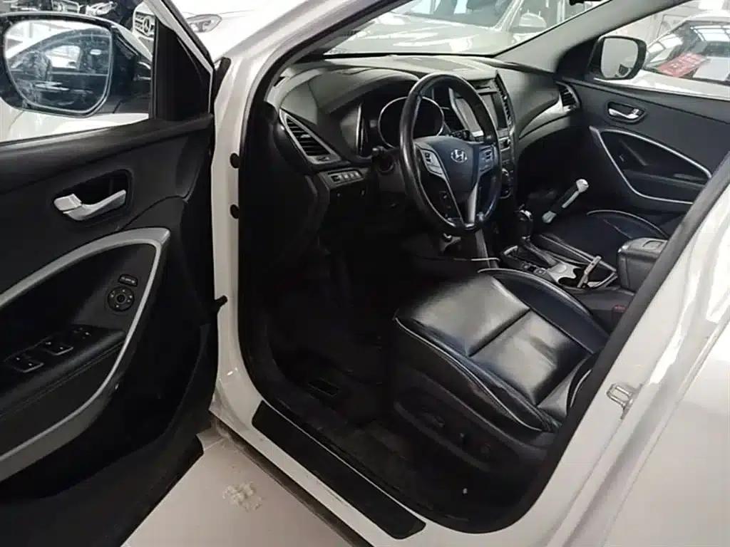 Santa Fe 2017 2.0T Automatic 4WD Intelligent 7-Seater — миниатюра 16
