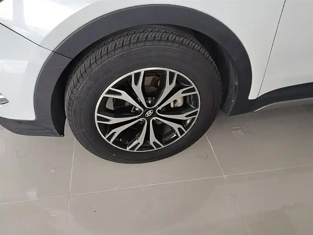 Santa Fe 2017 2.0T Automatic 4WD Intelligent 7-Seater — миниатюра 23