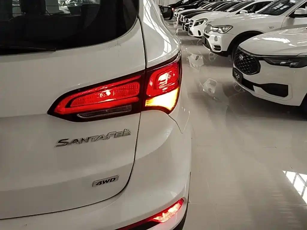 Santa Fe 2017 2.0T Automatic 4WD Intelligent 7-Seater — миниатюра 8