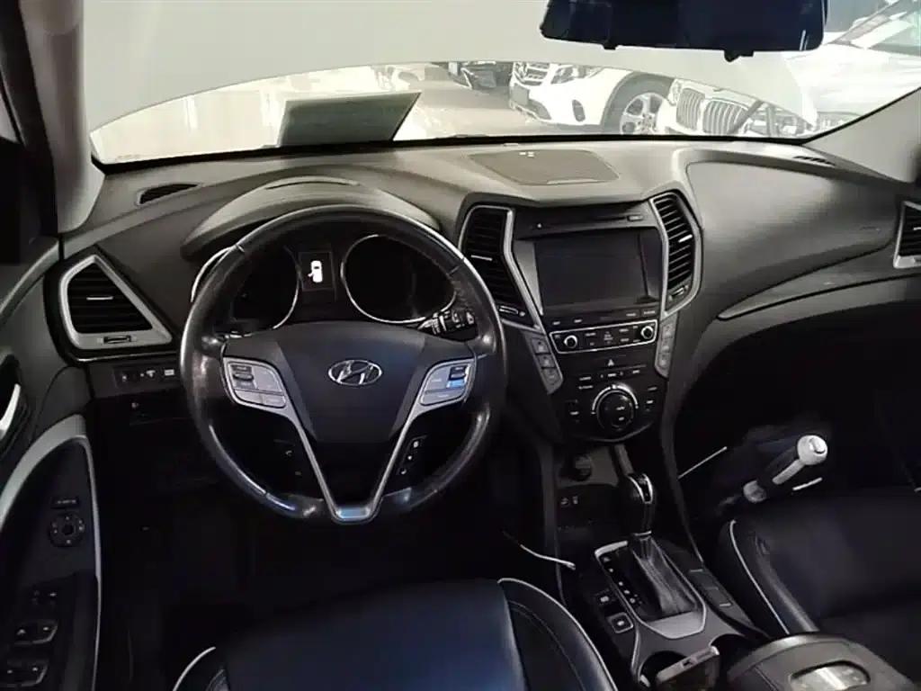 Santa Fe 2017 2.0T Automatic 4WD Intelligent 7-Seater — миниатюра 10
