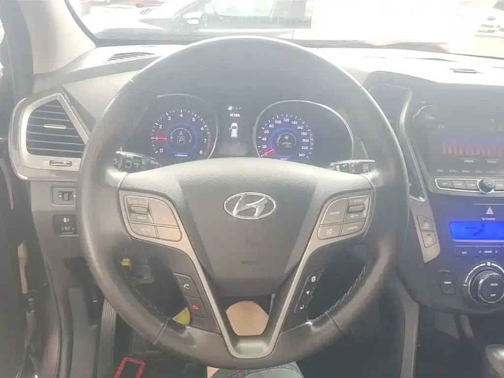 Santa Fe 2013 2.4L Automatic 2WD Smart Edition — миниатюра 11