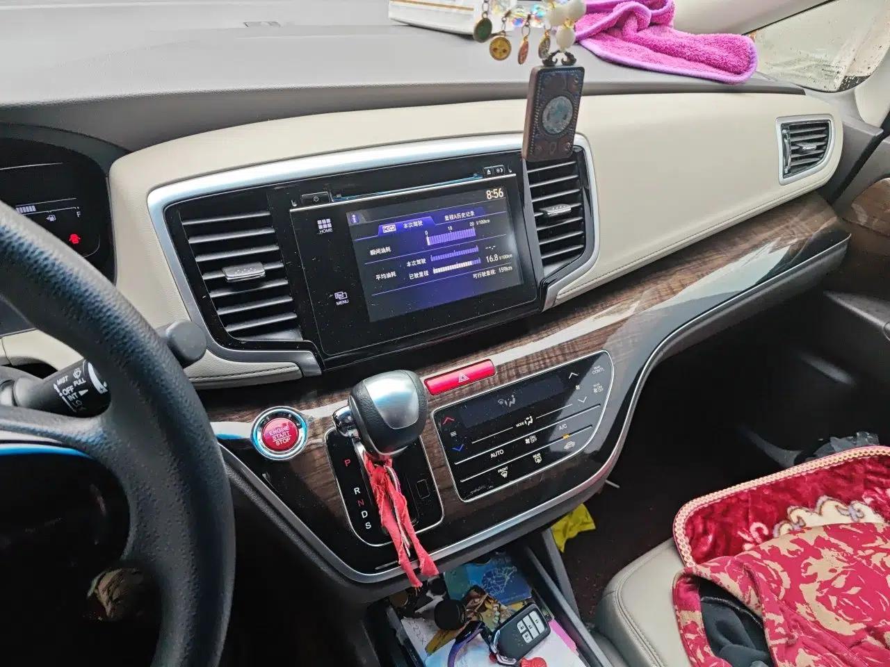 Honda Odyssey 2017 2.4L Luxury Edition — миниатюра 14