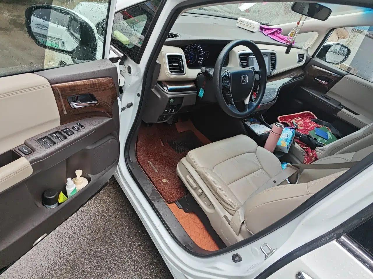 Honda Odyssey 2017 2.4L Luxury Edition — миниатюра 17