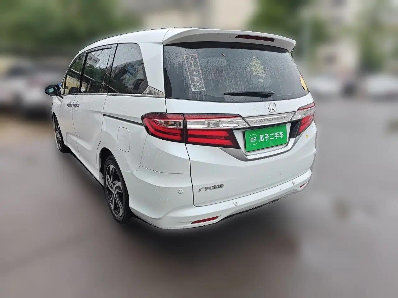 Honda Odyssey 2017 2.4L Luxury Edition — миниатюра 4