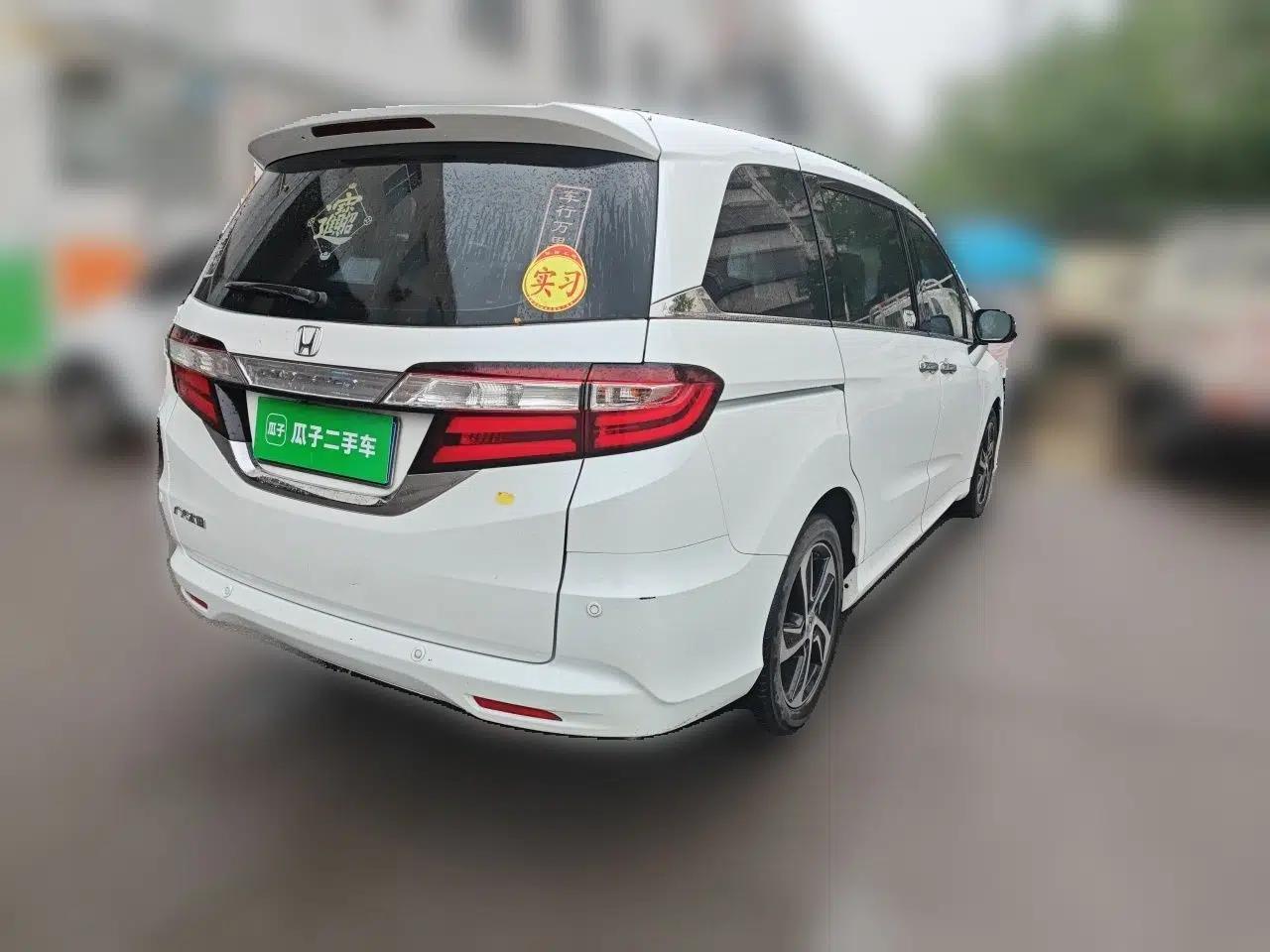 Honda Odyssey 2017 2.4L Luxury Edition — миниатюра 6