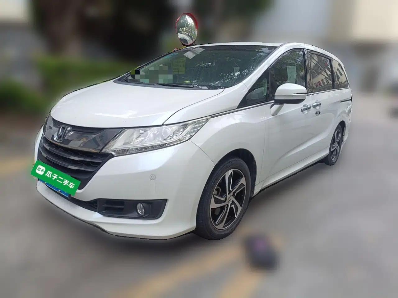Honda Odyssey 2017 2.4L Luxury Edition — миниатюра 1