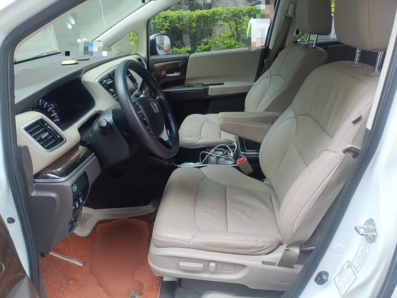 Honda Odyssey 2017 2.4L Luxury Edition — миниатюра 16