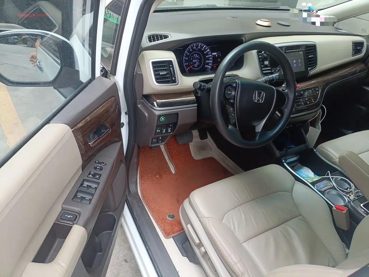 Honda Odyssey 2017 2.4L Luxury Edition — миниатюра 17
