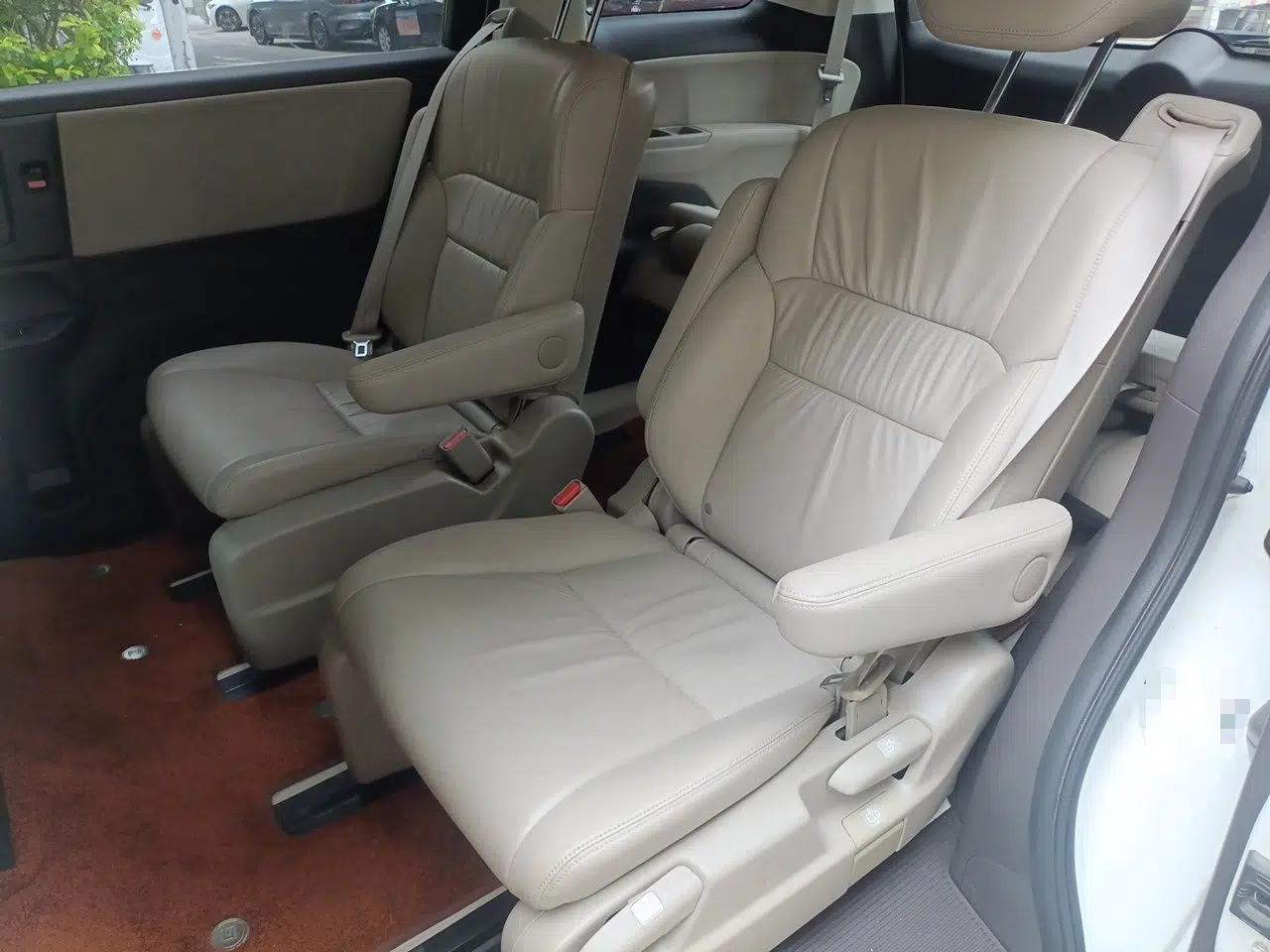 Honda Odyssey 2017 2.4L Luxury Edition — миниатюра 18