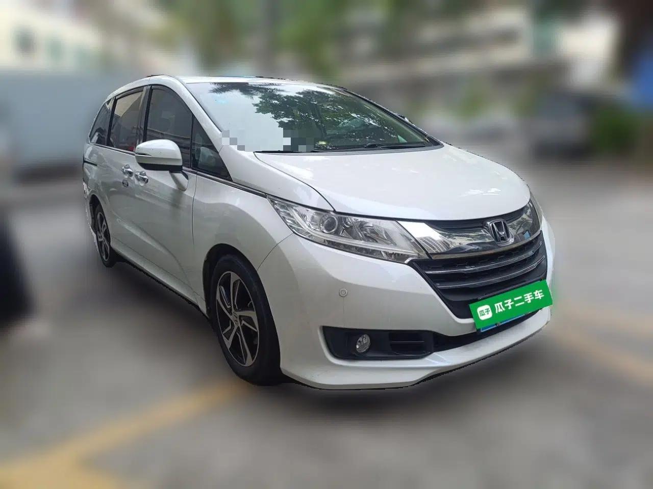 Honda Odyssey 2017 2.4L Luxury Edition — миниатюра 3