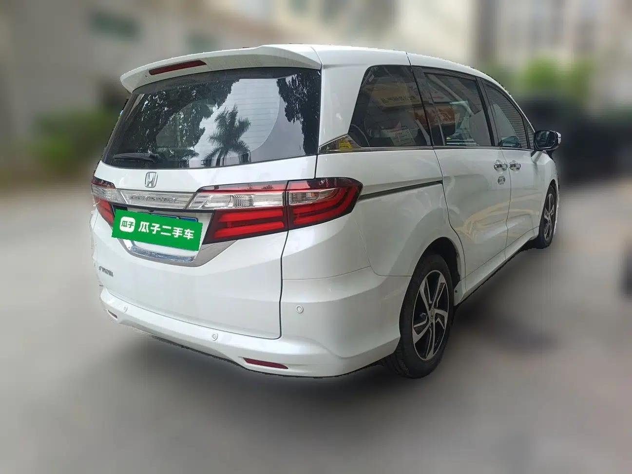 Honda Odyssey 2017 2.4L Luxury Edition — миниатюра 6