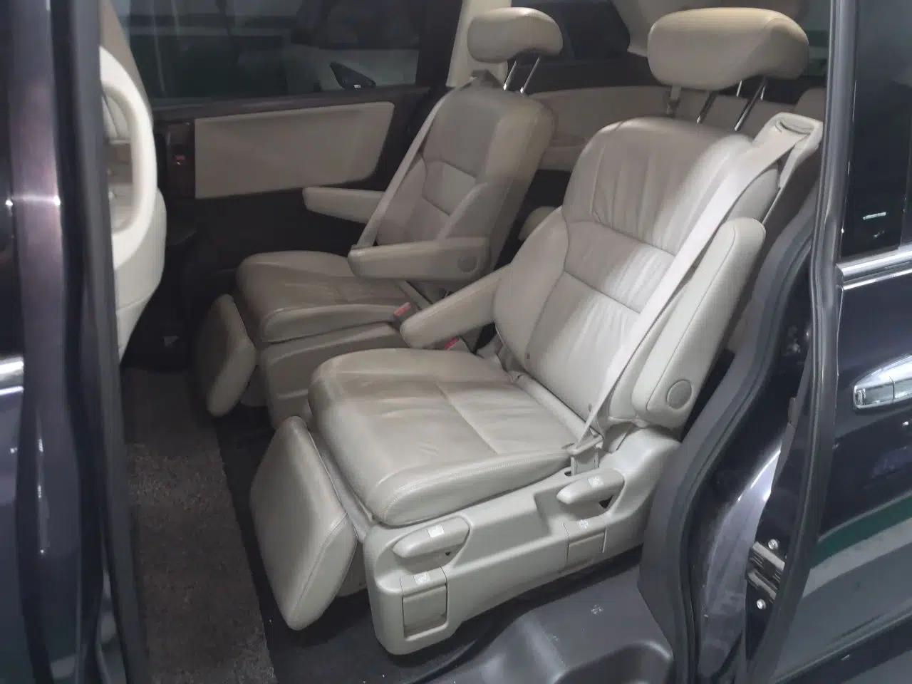 Honda Odyssey 2015 2.4L Smart Edition — миниатюра 18