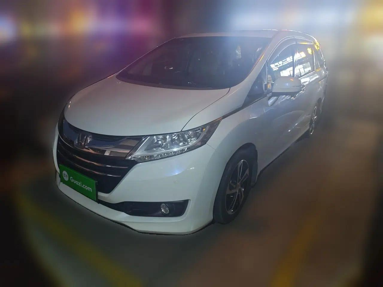 Honda Odyssey 2017 2.4L Luxury Edition — миниатюра 1