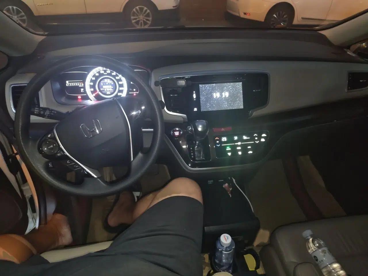 Honda Odyssey 2017 2.4L Luxury Edition — миниатюра 18