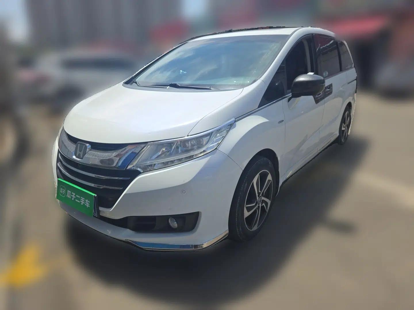 Honda Odyssey 2015 Revised Version 2.4L Supreme Edition — миниатюра 1