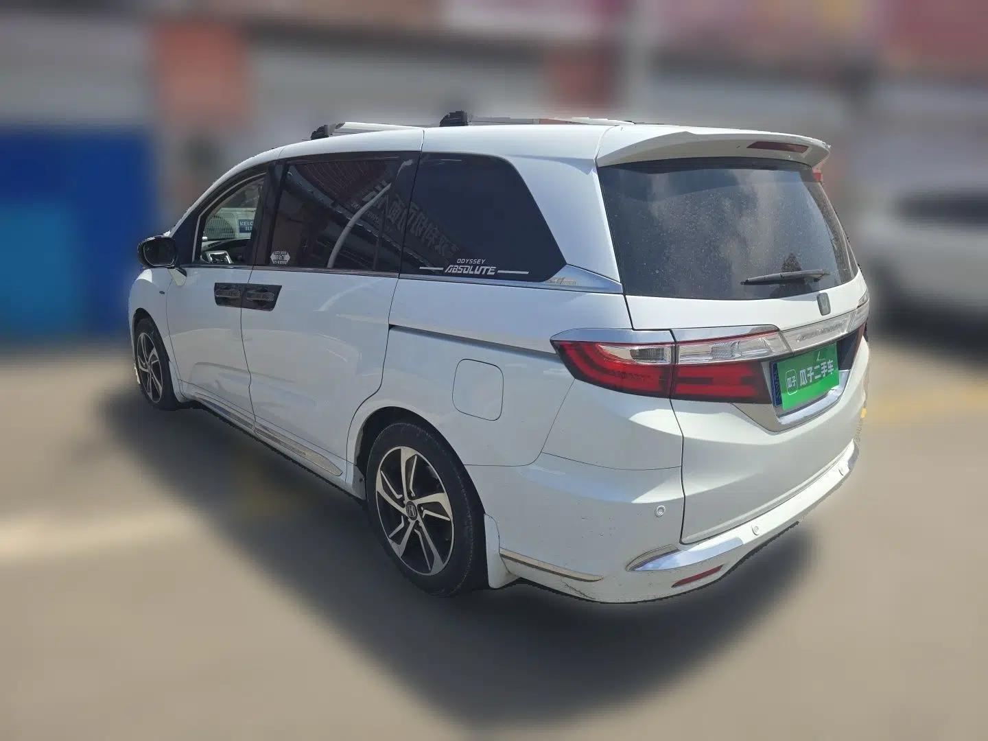 Honda Odyssey 2015 Revised Version 2.4L Supreme Edition — миниатюра 4