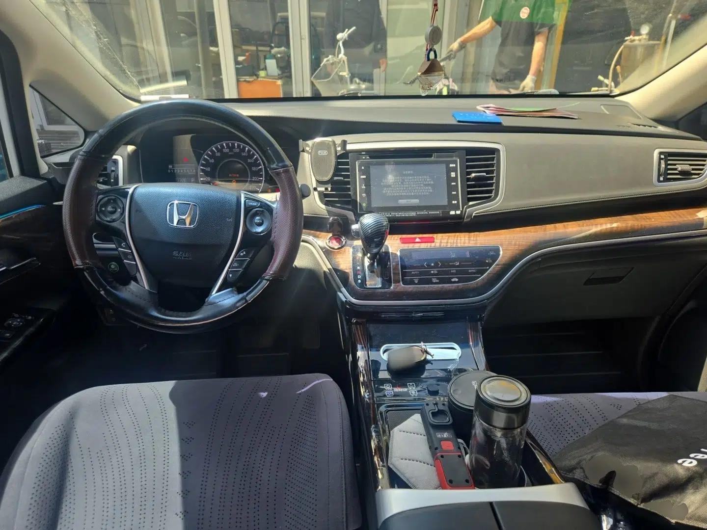 Honda Odyssey 2015 Revised Version 2.4L Supreme Edition — миниатюра 10