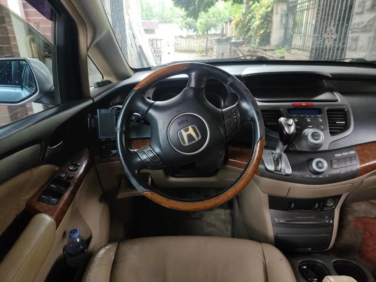 Honda Odyssey 2005 2.4L Comfort Edition — миниатюра 11