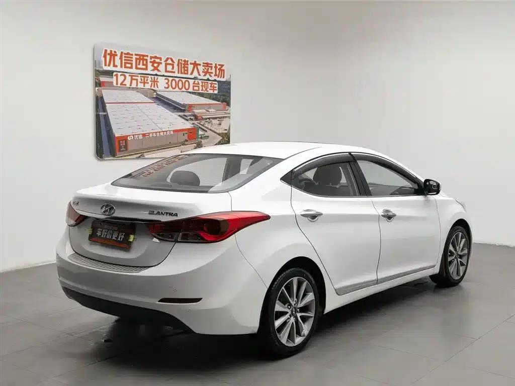 Hyundai Elantra 2015 1.6L Automatic Premium Edition — миниатюра 2