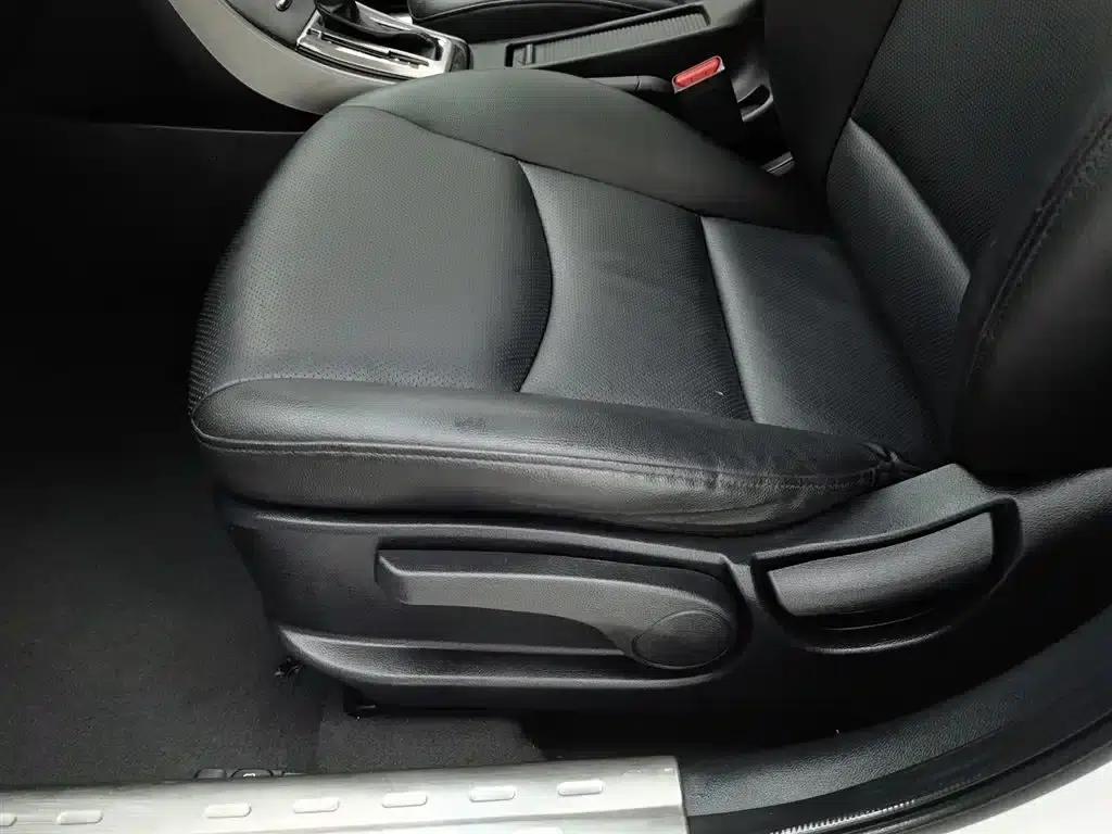Hyundai Elantra 2015 1.6L Automatic Premium Edition — миниатюра 20