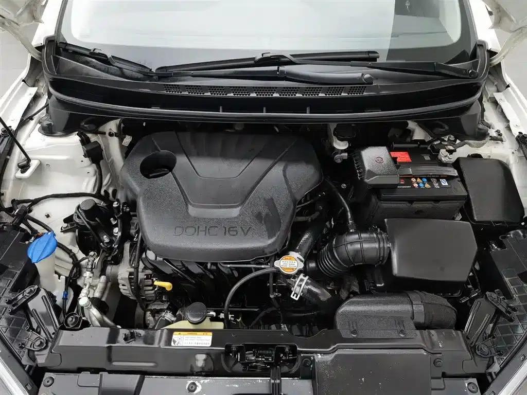 Hyundai Elantra 2015 1.6L Automatic Premium Edition — миниатюра 6