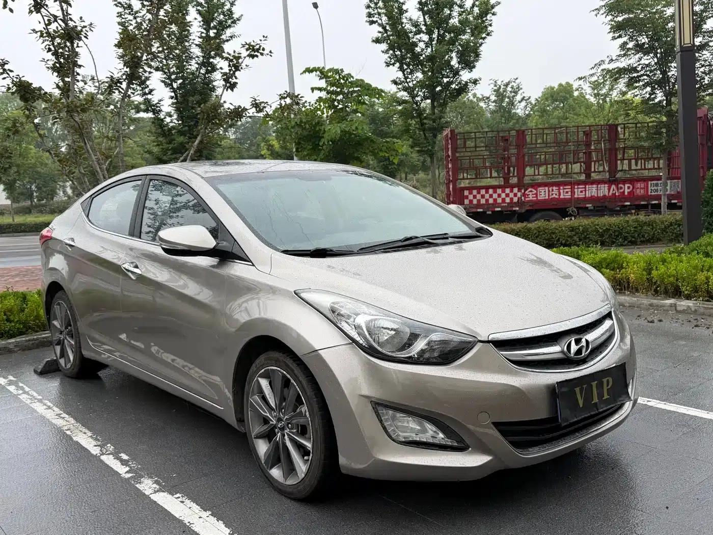 Hyundai Elantra 2015 1.6L Automatic Leading Edition — миниатюра 3