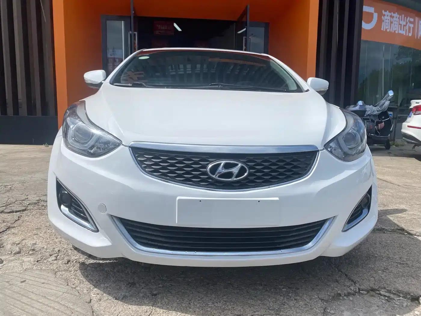 Hyundai Elantra 2016 1.6L Automatic Premium Edition — миниатюра 2