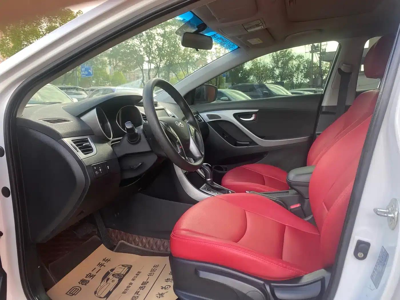 Hyundai Elantra 2016 1.6L Automatic Premium Edition — миниатюра 4