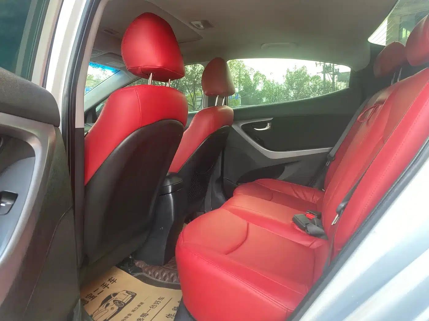 Hyundai Elantra 2016 1.6L Automatic Premium Edition — миниатюра 7