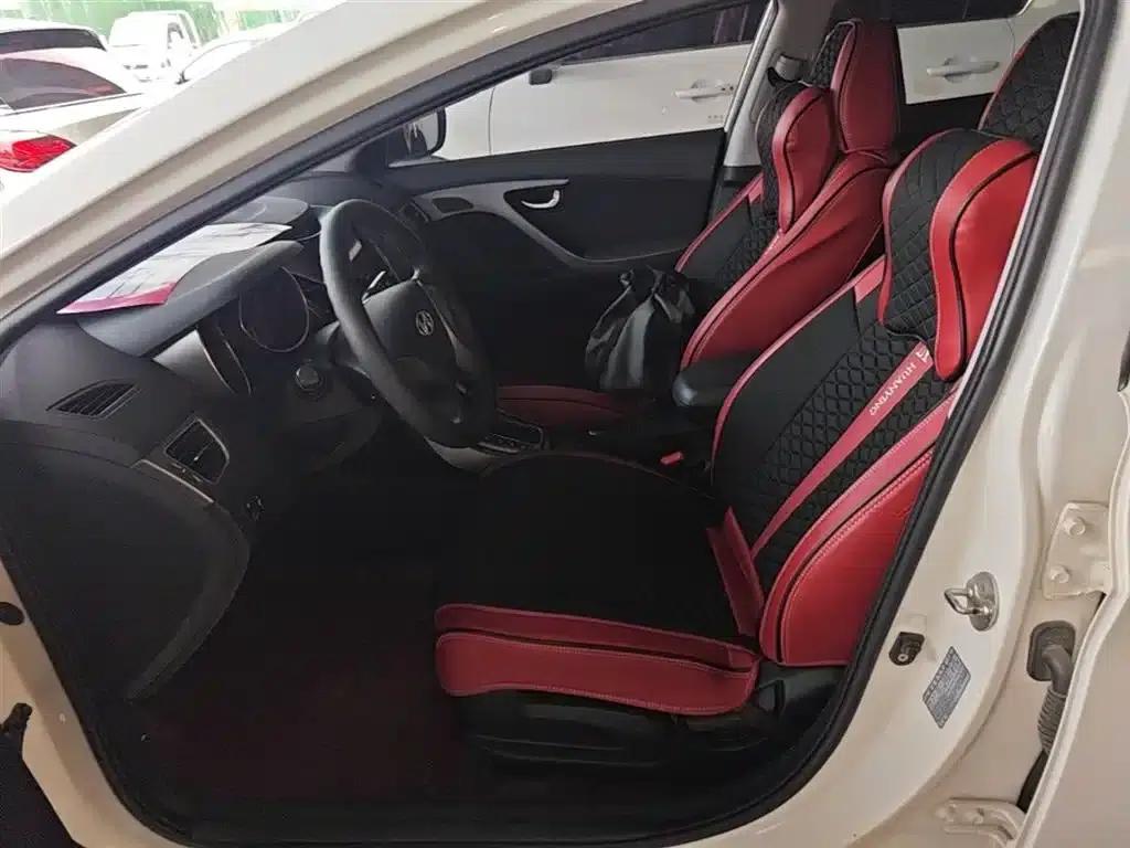 Hyundai Elantra 2015 1.6L Automatic Leading Edition — миниатюра 15