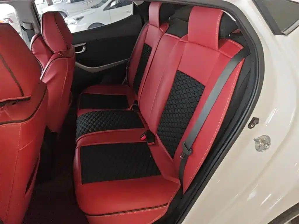 Hyundai Elantra 2015 1.6L Automatic Leading Edition — миниатюра 17