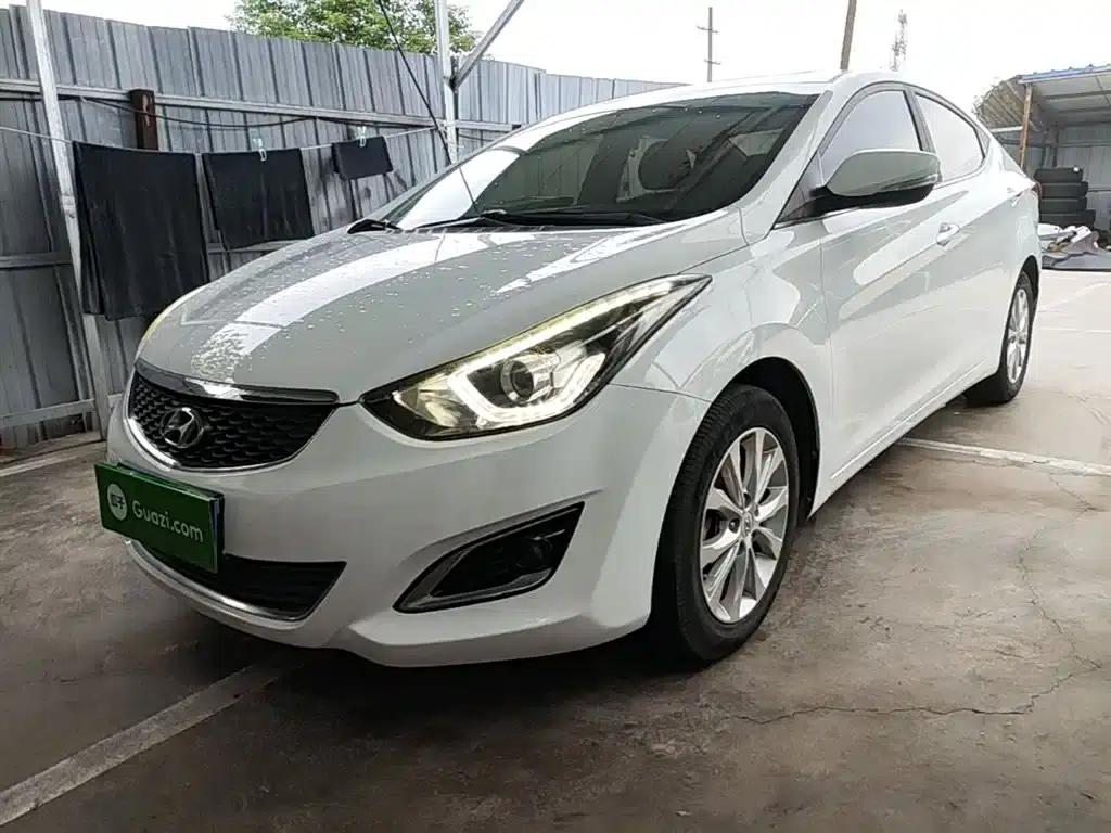Hyundai Elantra 2016 1.6L Automatic Premium Edition — миниатюра 1