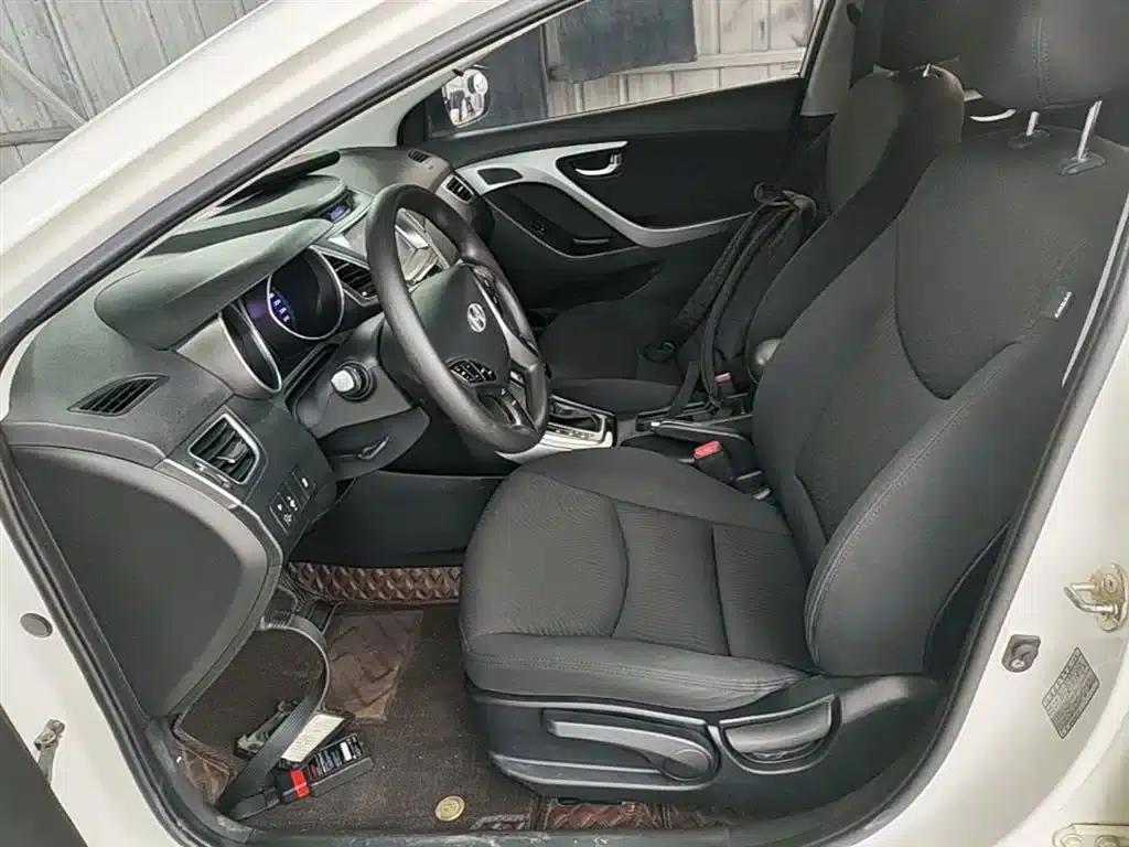 Hyundai Elantra 2016 1.6L Automatic Premium Edition — миниатюра 15