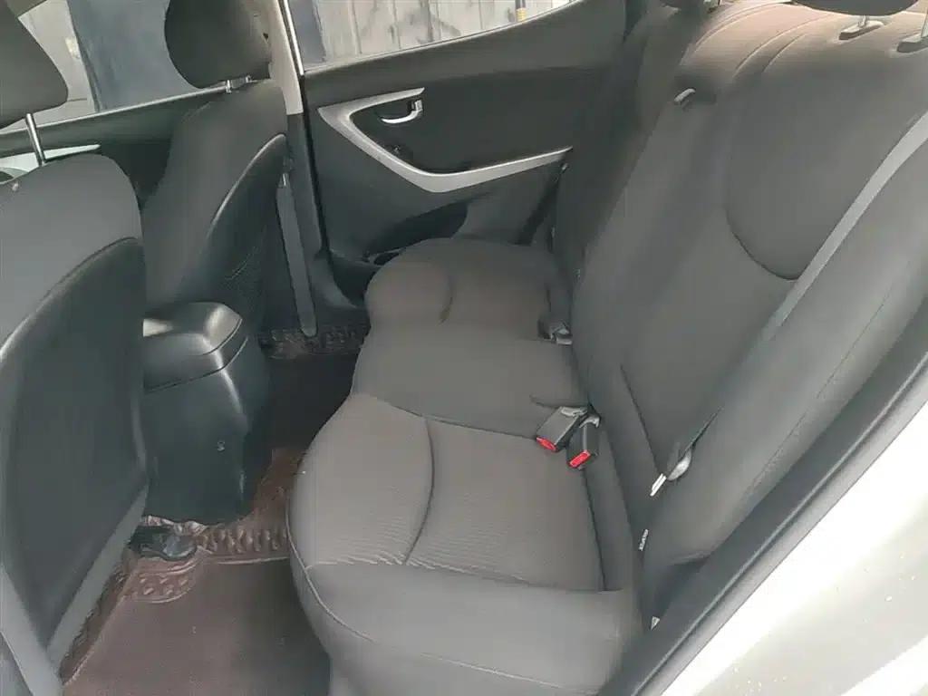 Hyundai Elantra 2016 1.6L Automatic Premium Edition — миниатюра 17