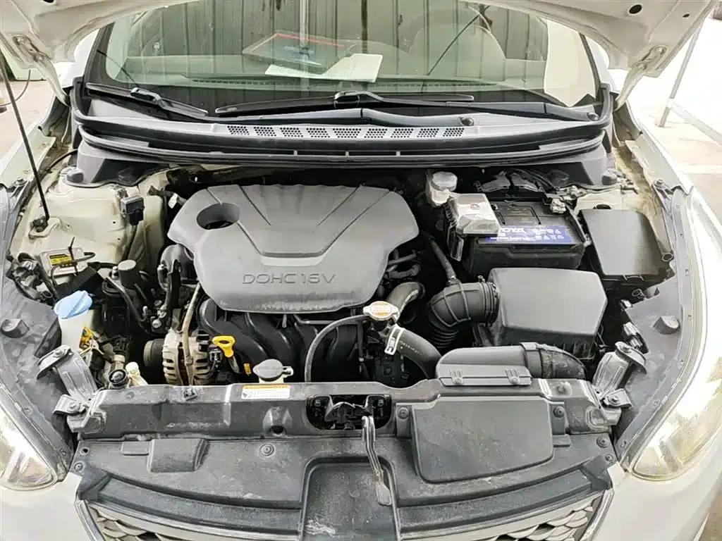 Hyundai Elantra 2016 1.6L Automatic Premium Edition — миниатюра 20