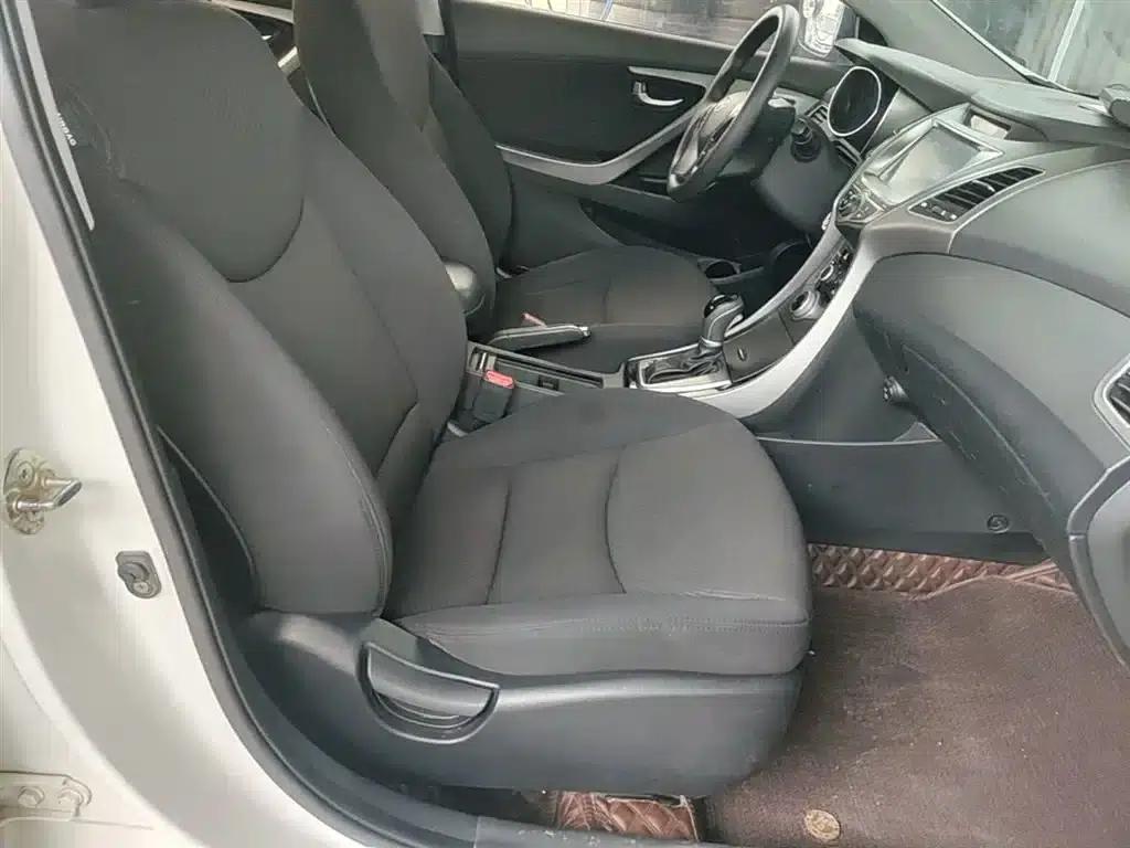 Hyundai Elantra 2016 1.6L Automatic Premium Edition — миниатюра 25