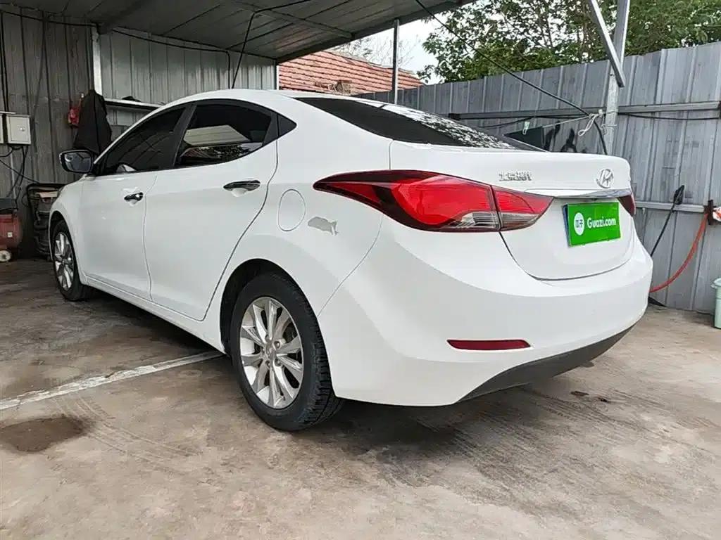 Hyundai Elantra 2016 1.6L Automatic Premium Edition — миниатюра 5