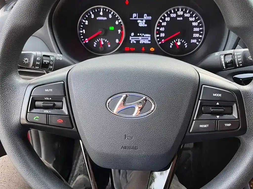 Hyundai Elantra 2018 1.6L Automatic GL (National V Emission Standard) — миниатюра 6