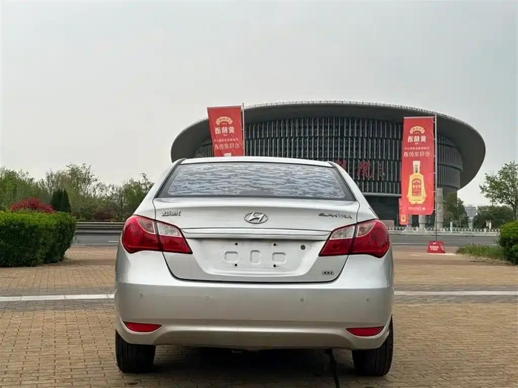 Hyundai Elantra 2011 1.6L Automatic Deluxe — миниатюра 5