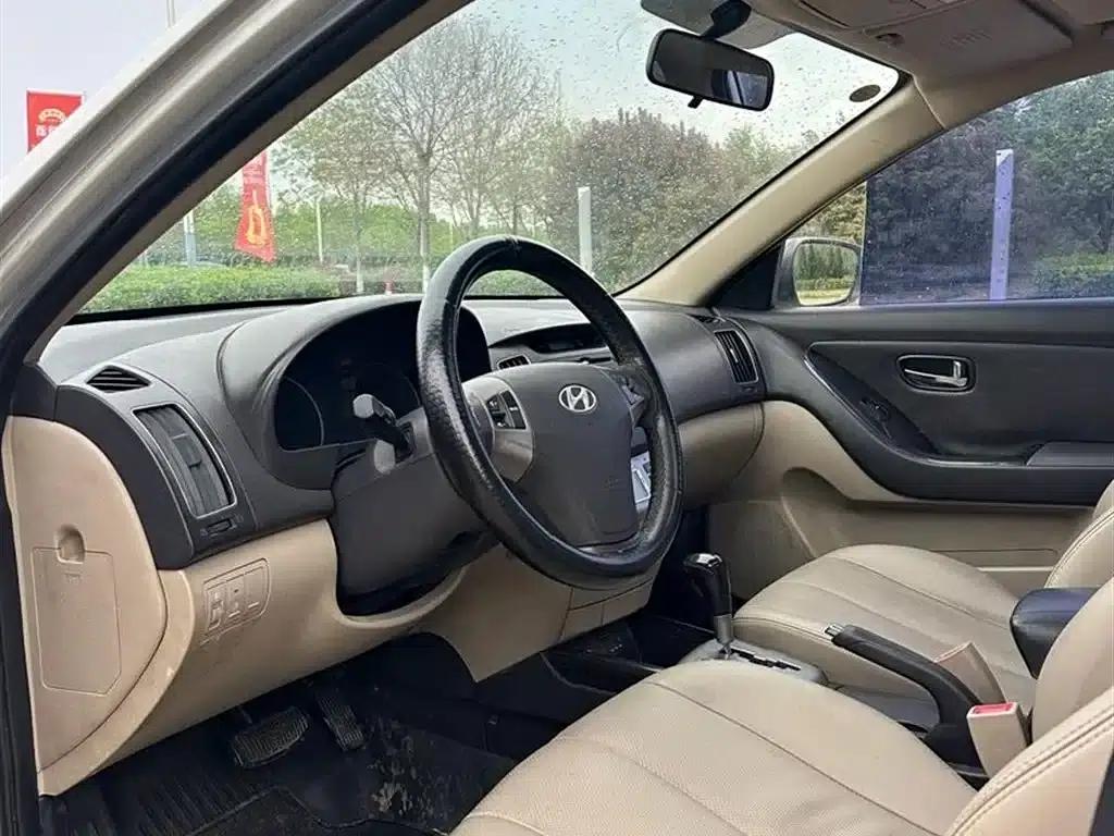 Hyundai Elantra 2011 1.6L Automatic Deluxe — миниатюра 8