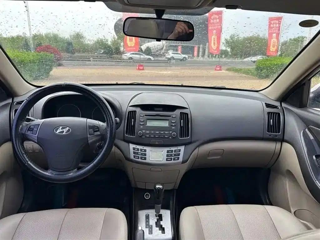 Hyundai Elantra 2011 1.6L Automatic Deluxe — миниатюра 9