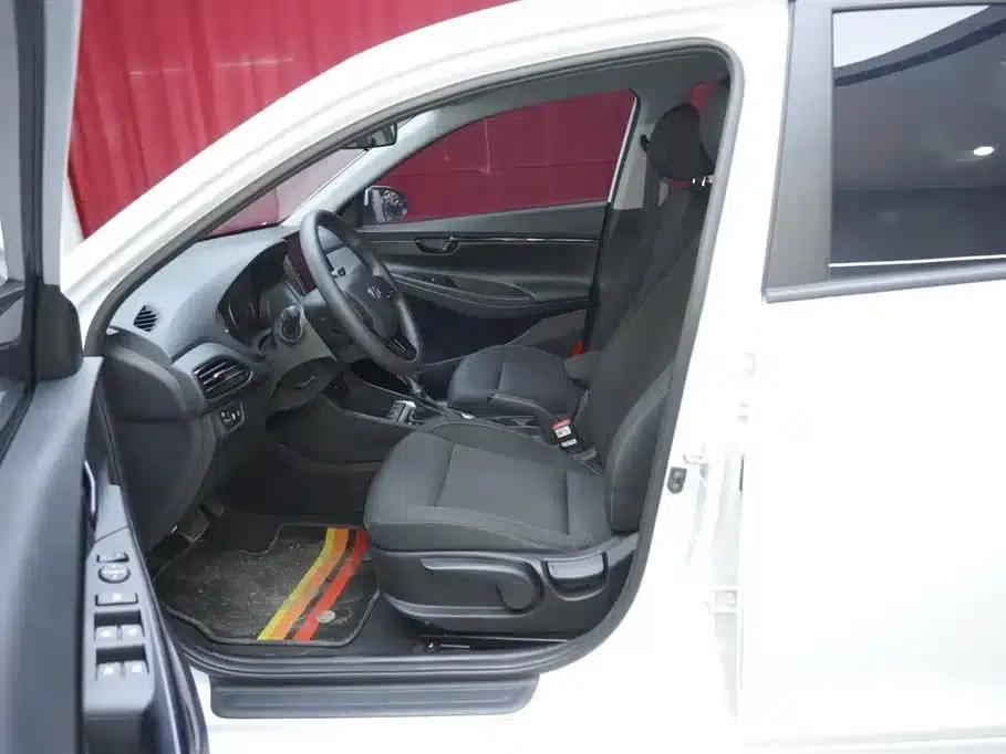 Hyundai Elantra 2020 1.6L Automatic GL Edition — миниатюра 14