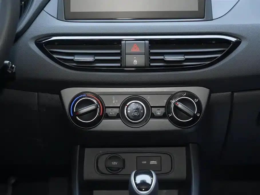 Hyundai Elantra 2020 1.6L Automatic GL Edition — миниатюра 9