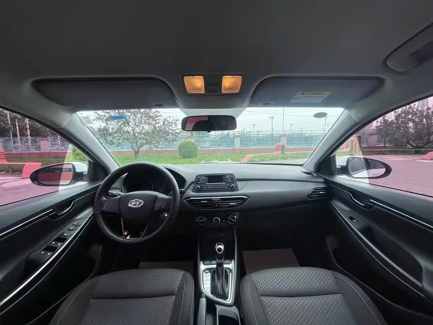 Hyundai Elantra 2020 1.6L Automatic GL Edition — миниатюра 15