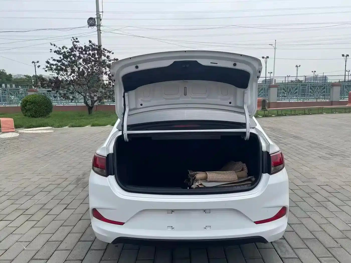 Hyundai Elantra 2020 1.6L Automatic GL Edition — миниатюра 9